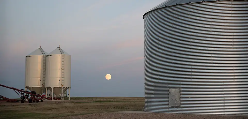 Buyers Guide To Choosing The Right Grain Bin For Your Farm Storage