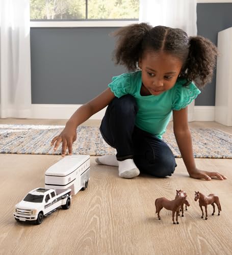 Revving Up Fun: TOMY 1:32 Ford F-350 Truck & Horse Trailer Review - Image 6