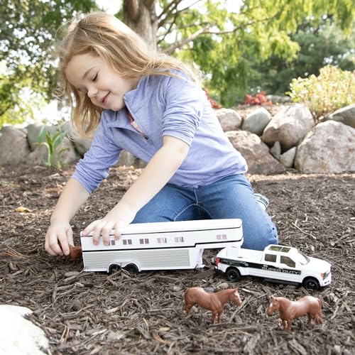 Revving Up Fun: TOMY 1:32 Ford F-350 Truck & Horse Trailer Review - Image 7